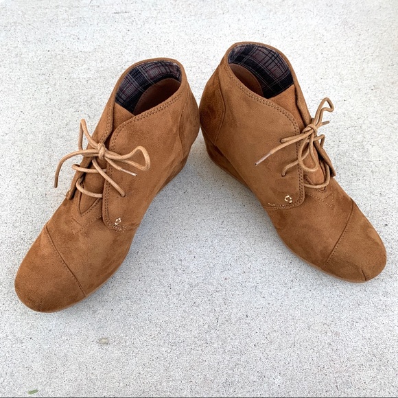 New Vegan Suede Brown Tan Lace Up Wedges Booties - Picture 7 of 8